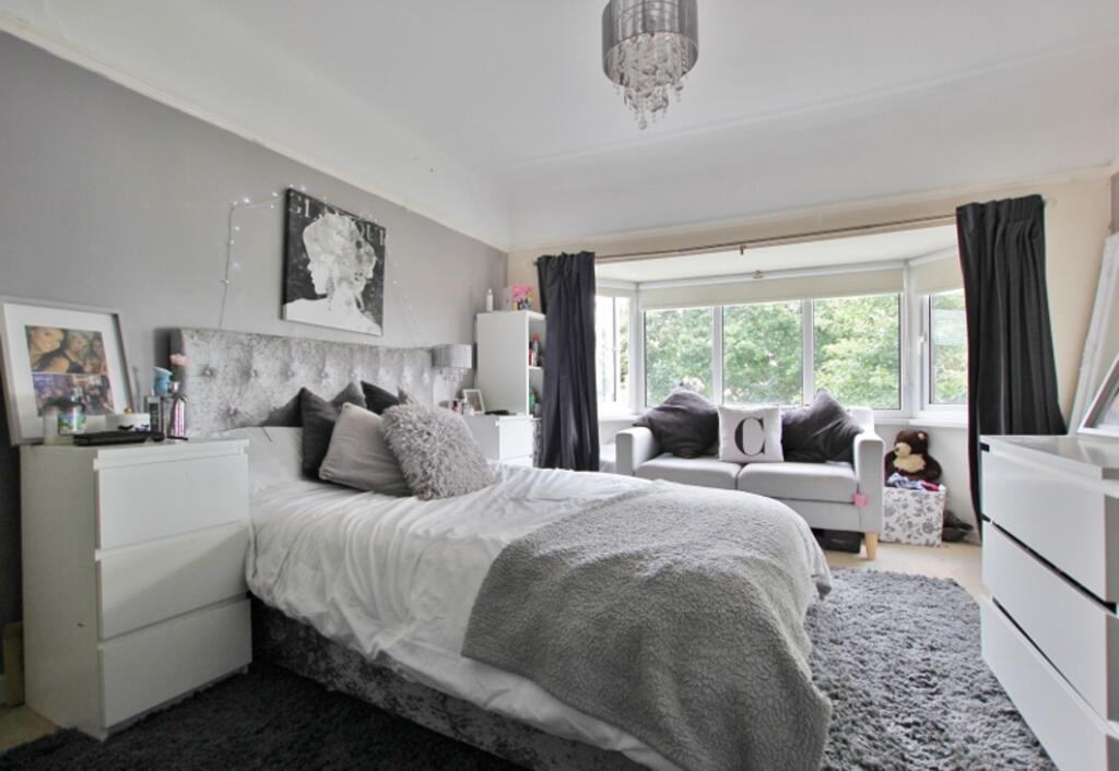 House in Heswall, Liverpool City Region - View 4