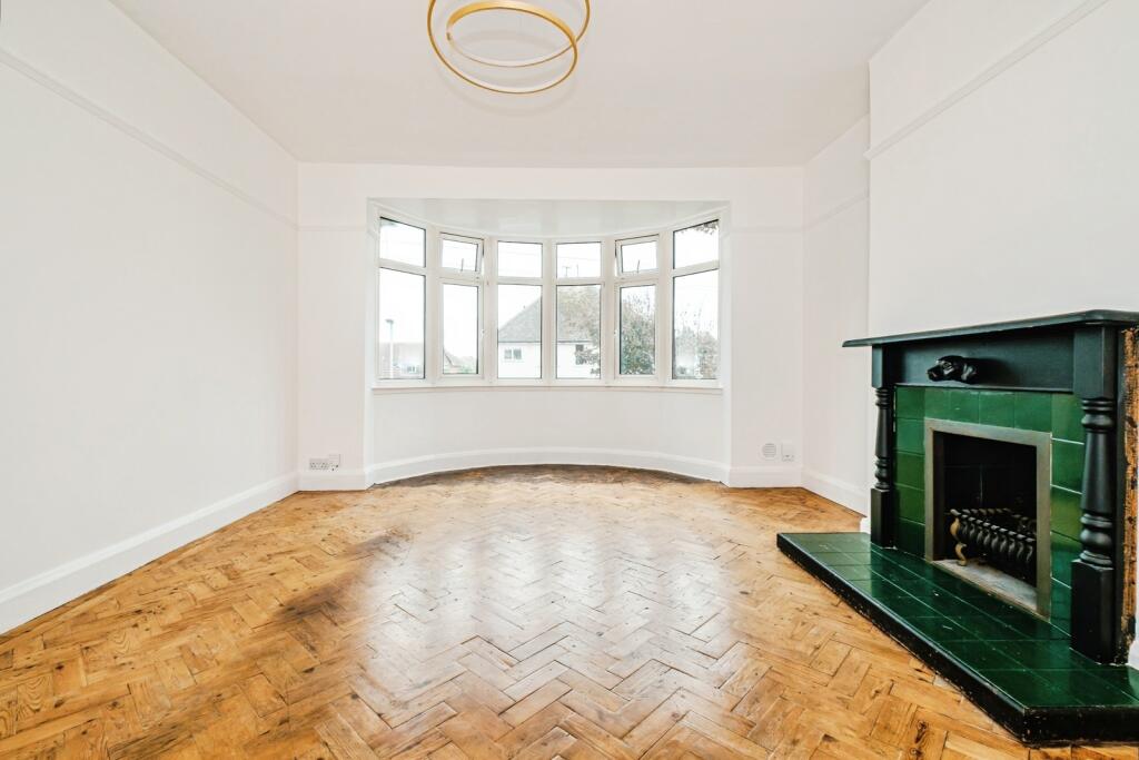 Aglaia Road, WORTHING, West Sussex, BN11 photo 3