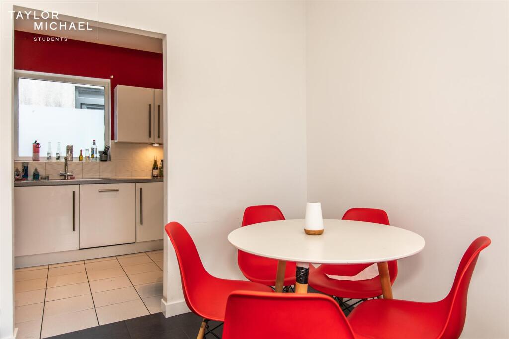 Apartment in Brighton - View 3