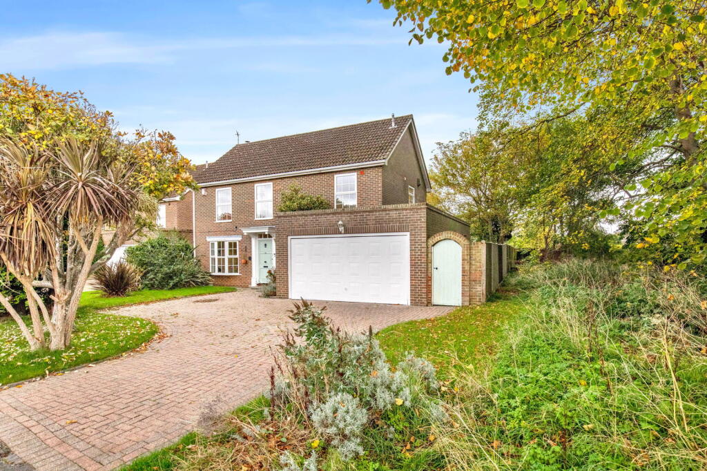Main image of property: Alexander Close, Bognor Regis, PO21 4PS