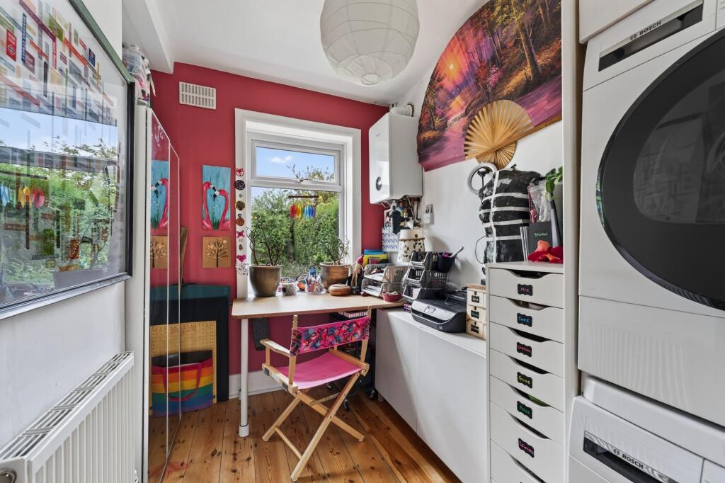 House in Christchurch, Iford, Bournemouth - More