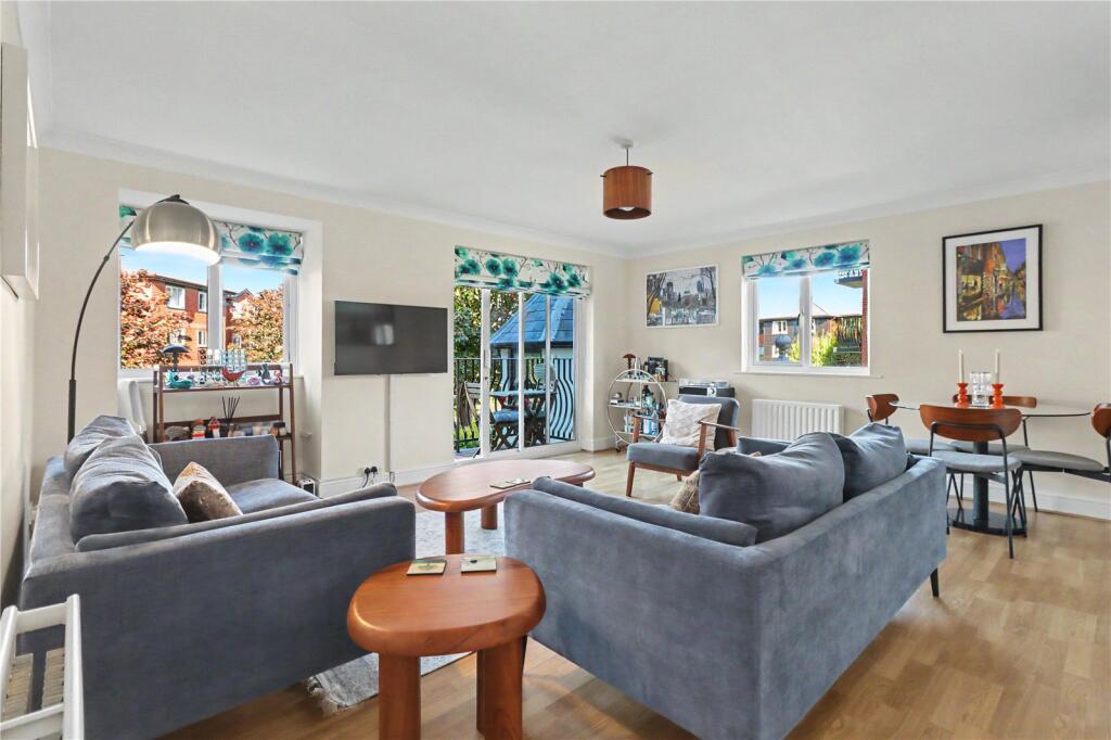 Apartment in Redhill - View 2