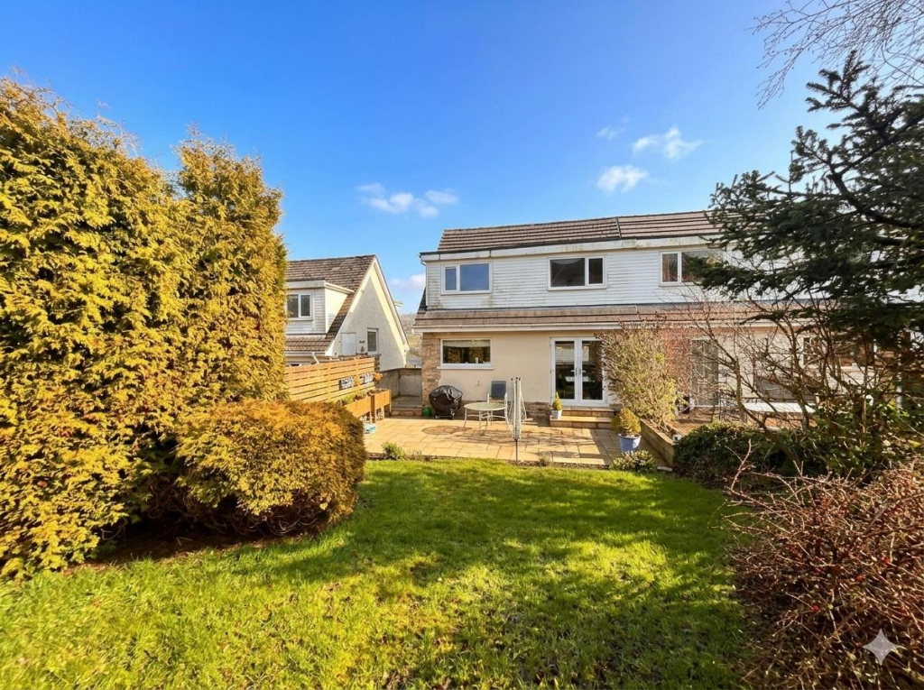 3-bed semi-detached on Breck Lea, Sowerby Bridge, £310,000