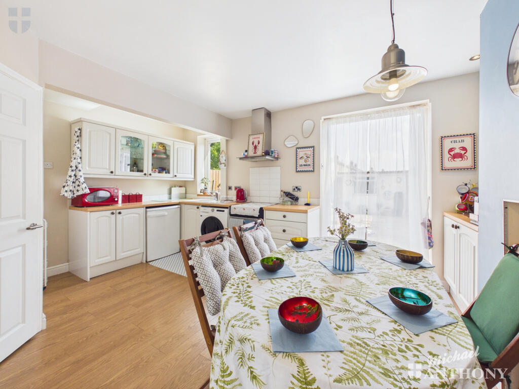House in Aylesbury, Quarrendon - View 4