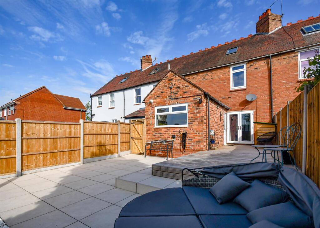Planks Lane, Wombourne, Wolverhampton photo 4