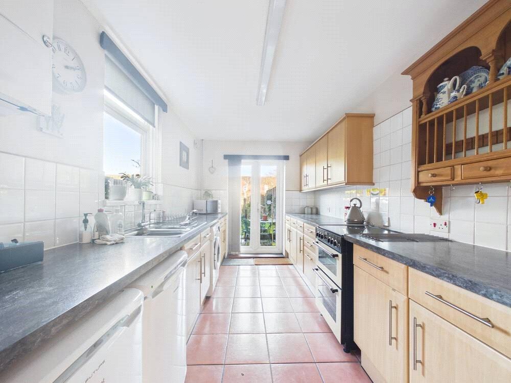 Lysons Avenue, Gloucester, Gloucestershire, GL1 photo 4