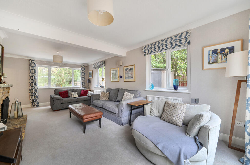 House in Wokingham - View 5