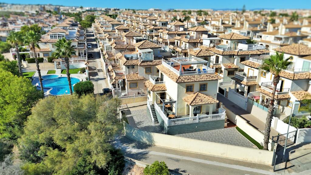 Main image of property: Valencia, Alicante, Playa Flamenca