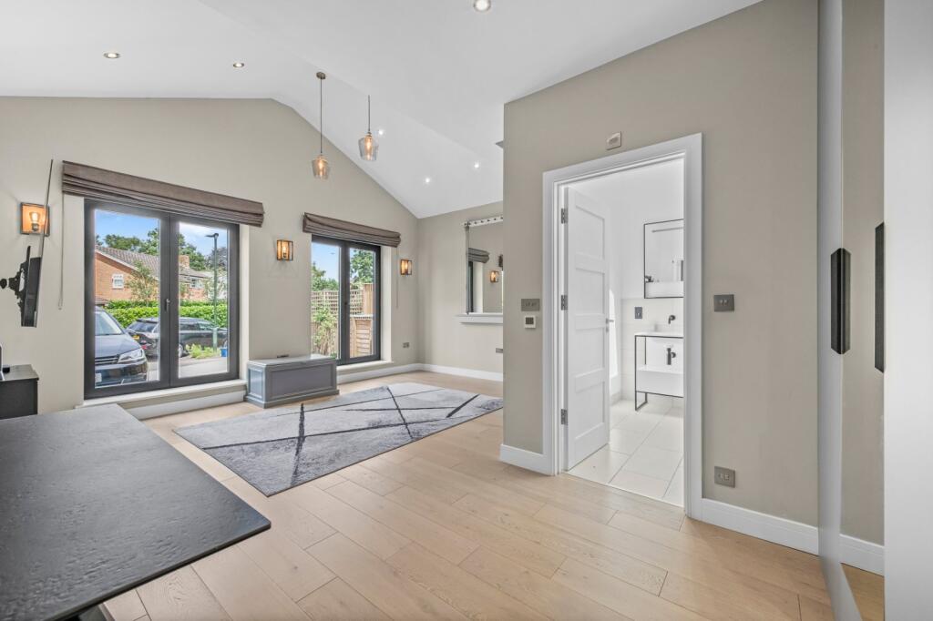 House in Twickenham - View 5
