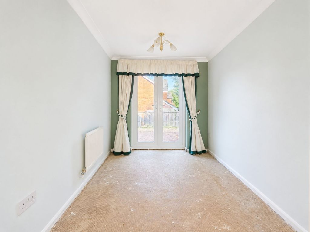 House in Kettering, Brambleside - View 4