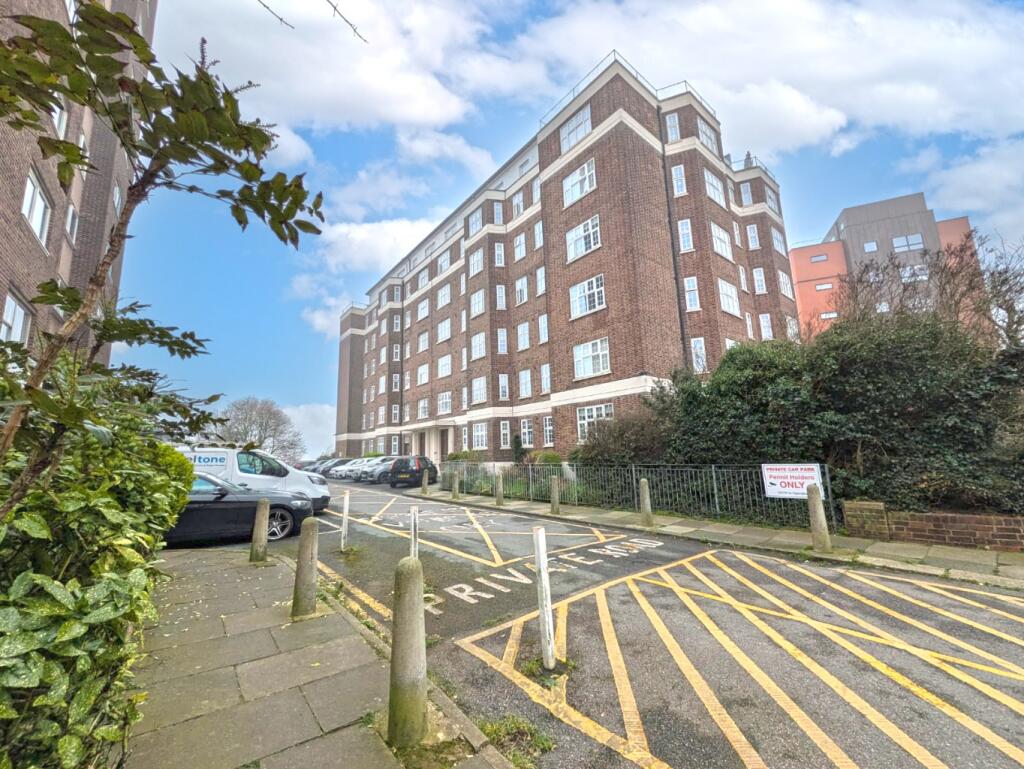 Main image of property: St. Clements Court, Broadway West, Leigh-On-Sea, Essex