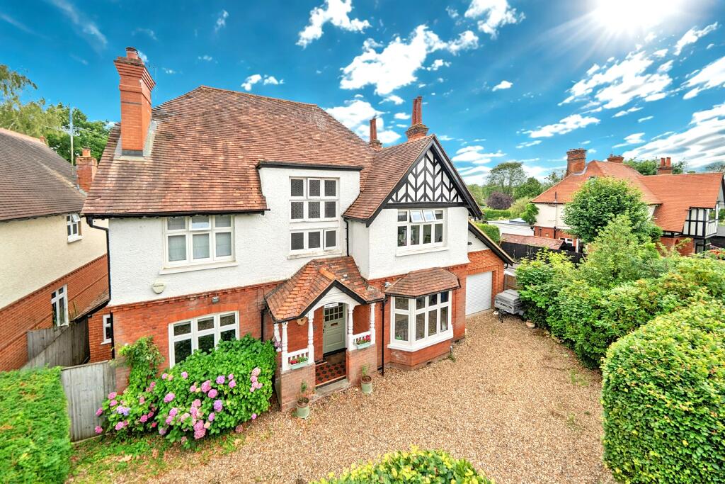 Main image of property: HORSELL, WOKING
