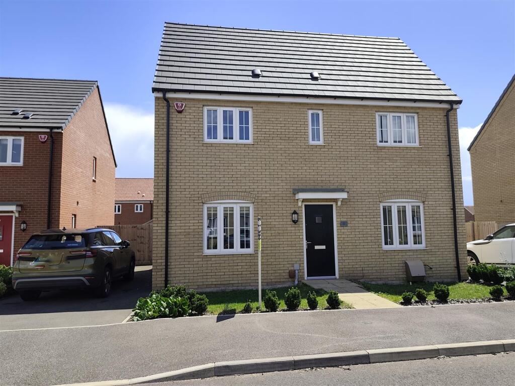 Main image of property: Middlemoore Way, Crowland, Peterborough