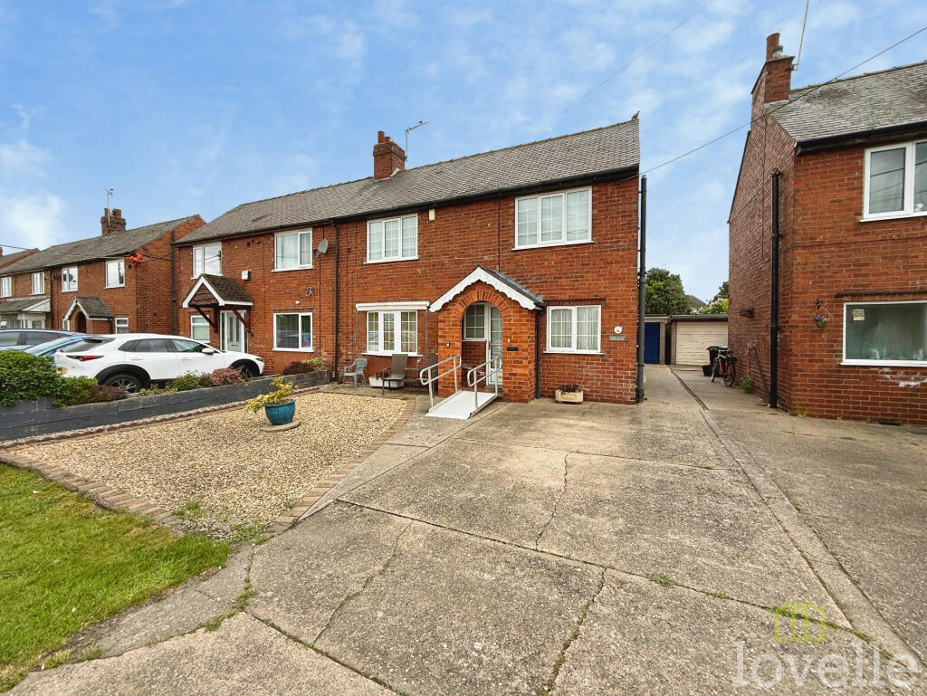 Main image of property: Lincoln Road, North Hykeham, LN6