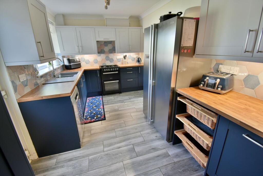 Ham Lane, Ferndown, BH22 photo 5