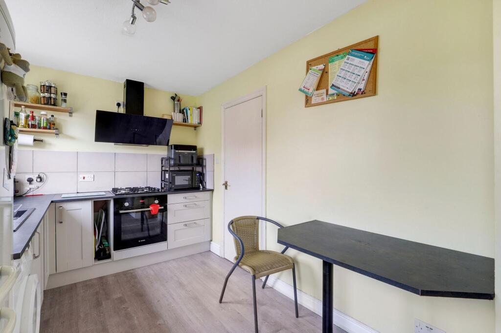 House in Ashfield, Hazelgrove, Hucknall - View 3