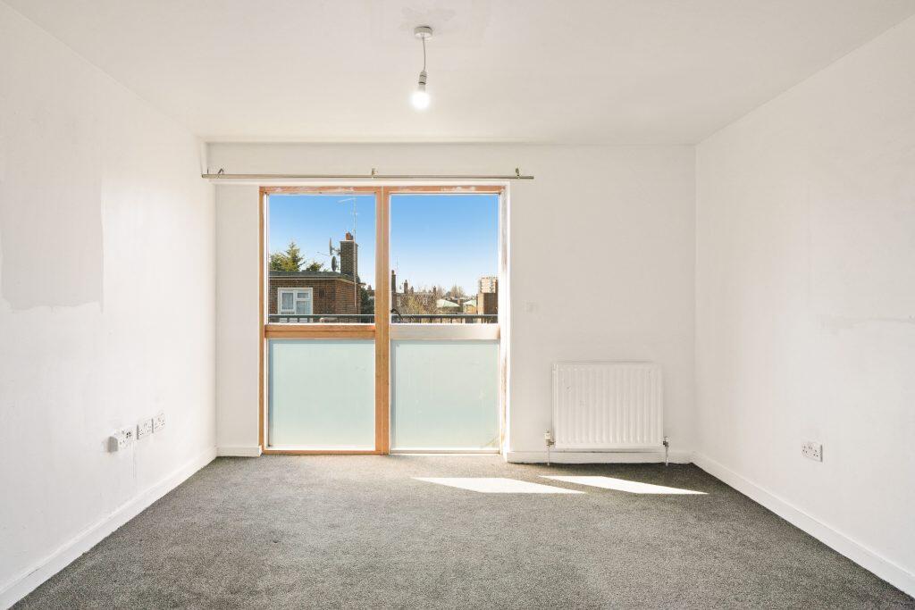 Main image of property: Thomas Cromwell Court, King Henry’s Walk London N1 4NP