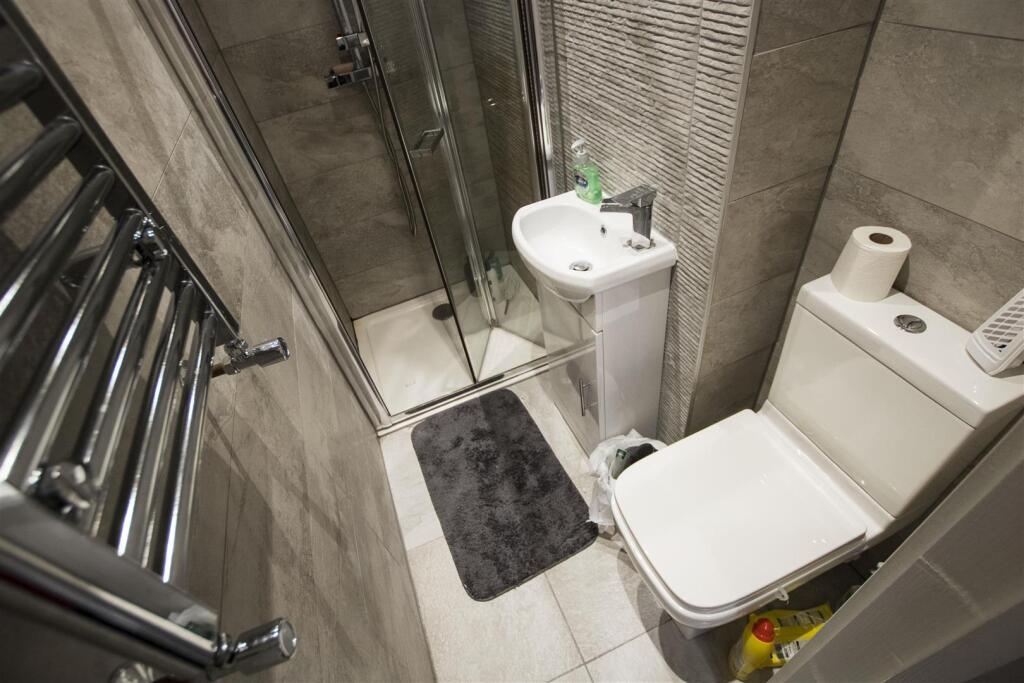 6 bedroom house for rent