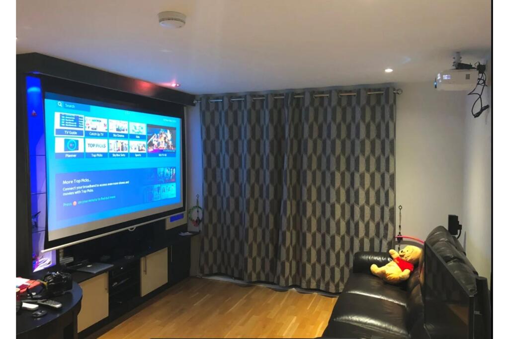 Main image of property: Manor Lane, Feltham, TW13