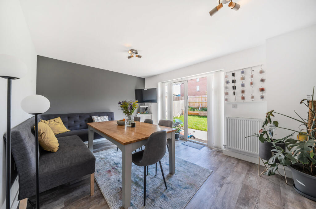 House in Guildford, Ash - View 2