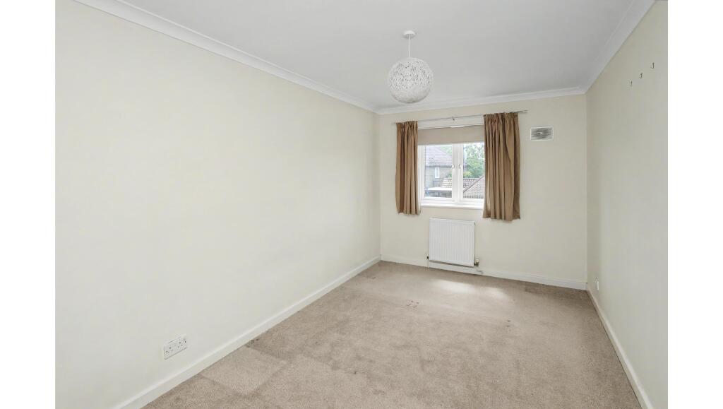 Apartment in London, Chingford Mount, Highams Park - View 5