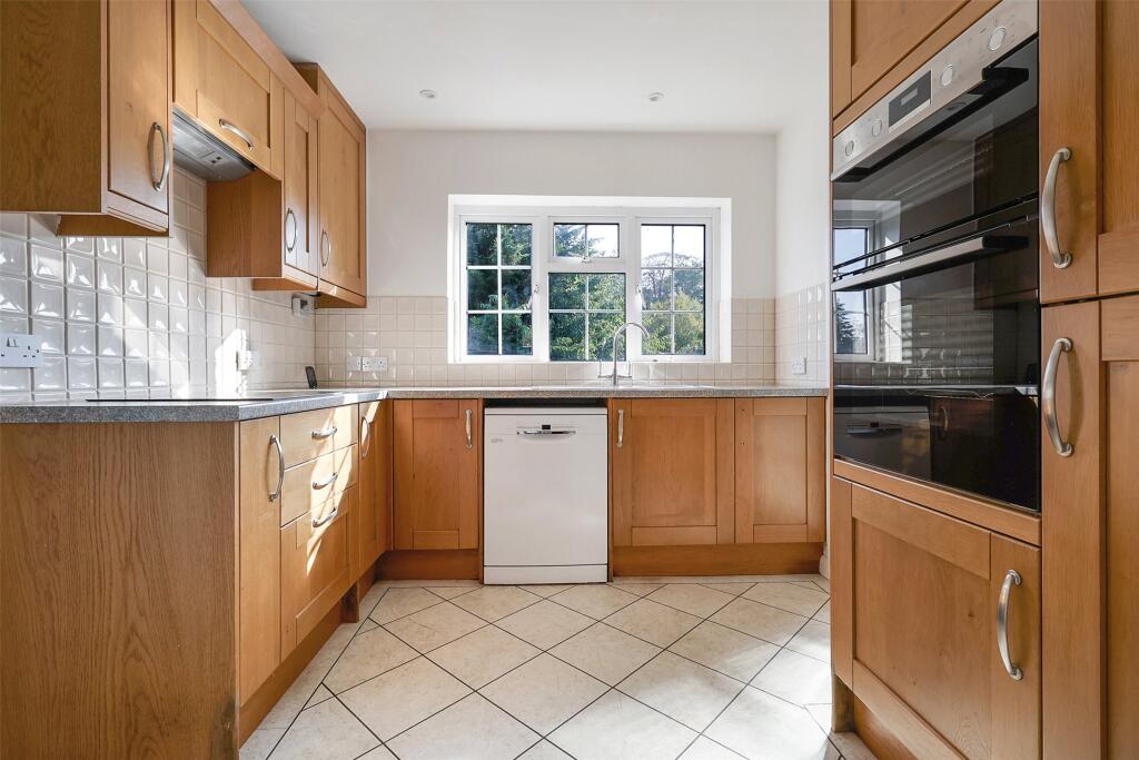 House in Redhill - View 3