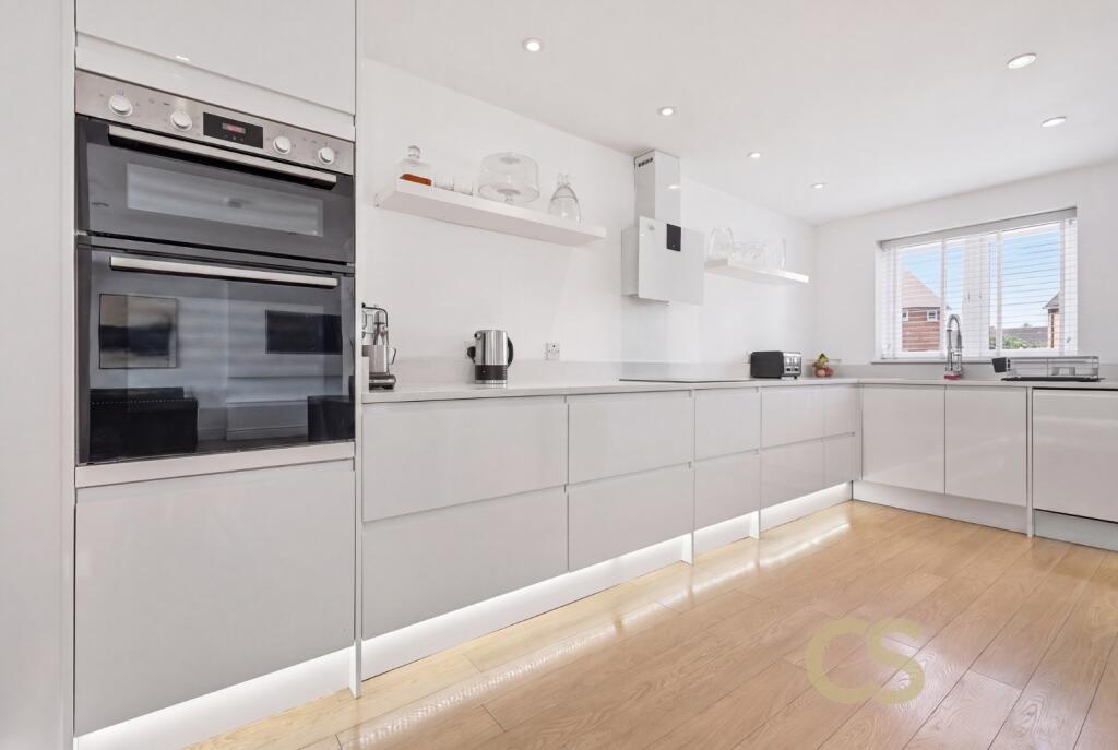 House in Broxbourne, Churchgate - View 4
