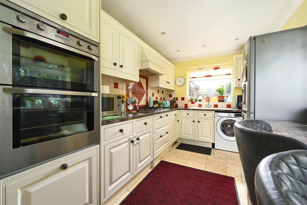 Gresham Place, Henfield, West Sussex photo 5