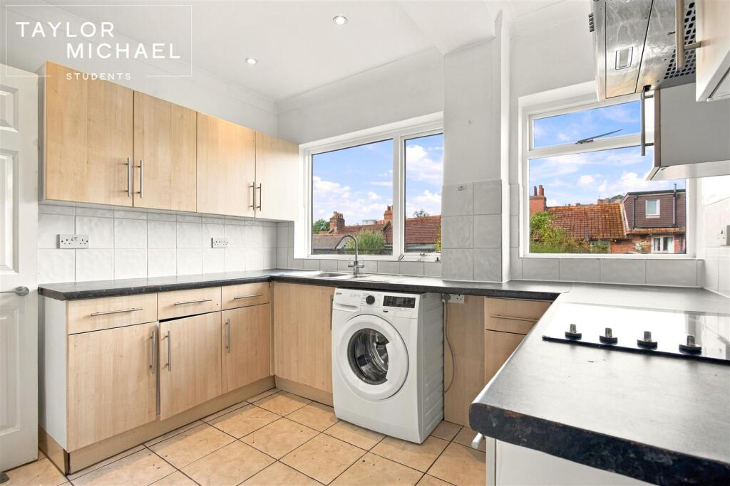 House in Brighton - View 5