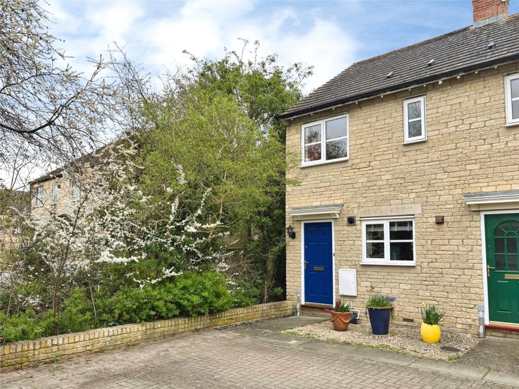 Main image of property: Redwing Close, Bicester, Oxfordshire