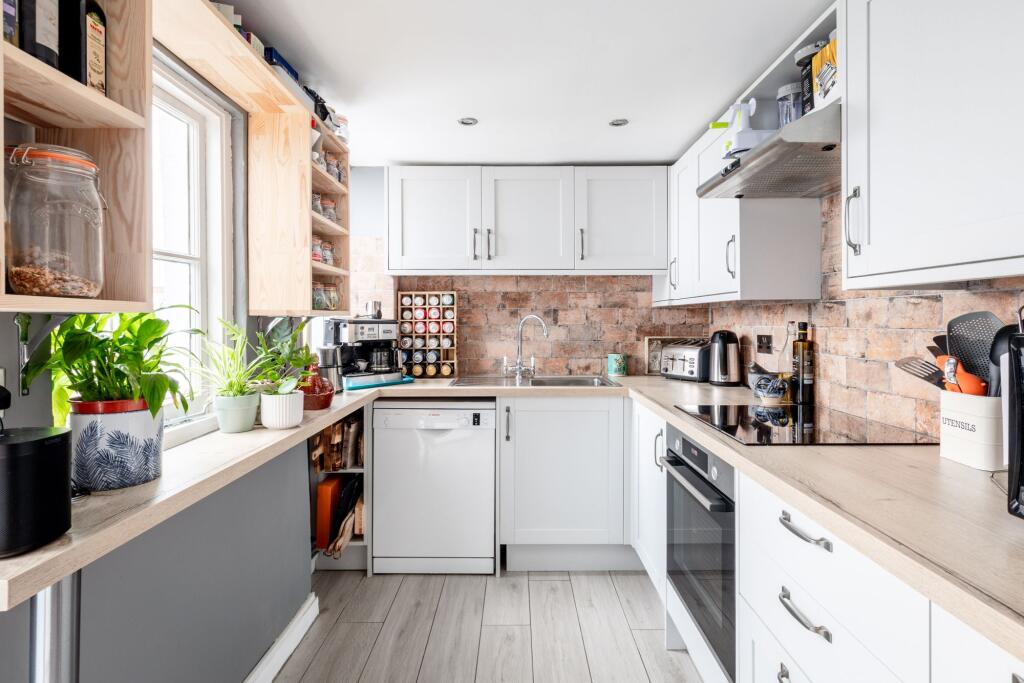 House in Brighton, Round Hill - View 5