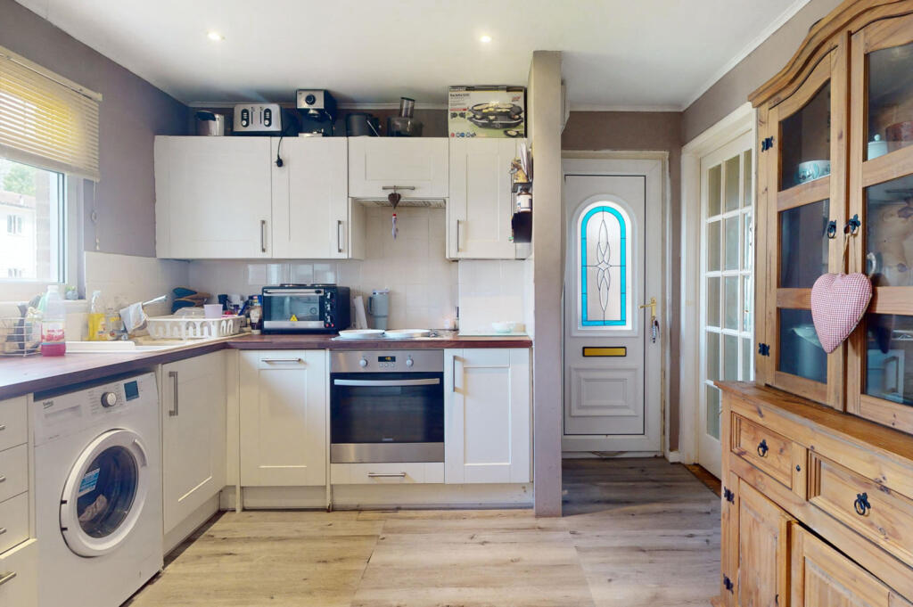 Cockerell Close, Basildon, Essex, SS13 photo 4