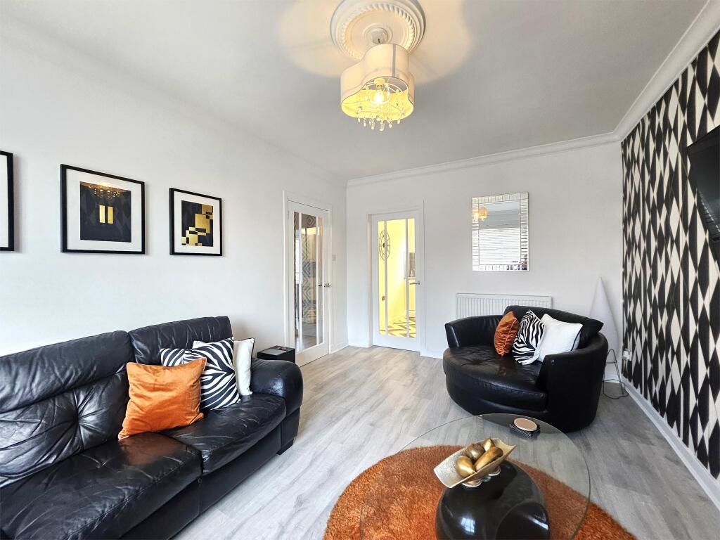 9 Fullerton Square, Ardrossan, KA22 8LA photo 5