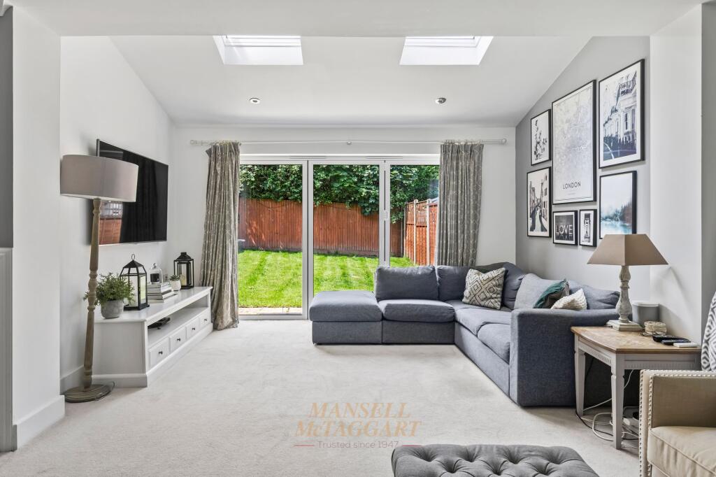 House in Crawley, Rusper - More