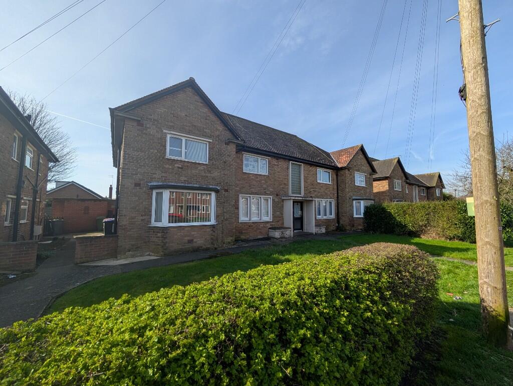 Main image of property: Main Drive, Poulton-Le-Fylde, Lancashire, FY6