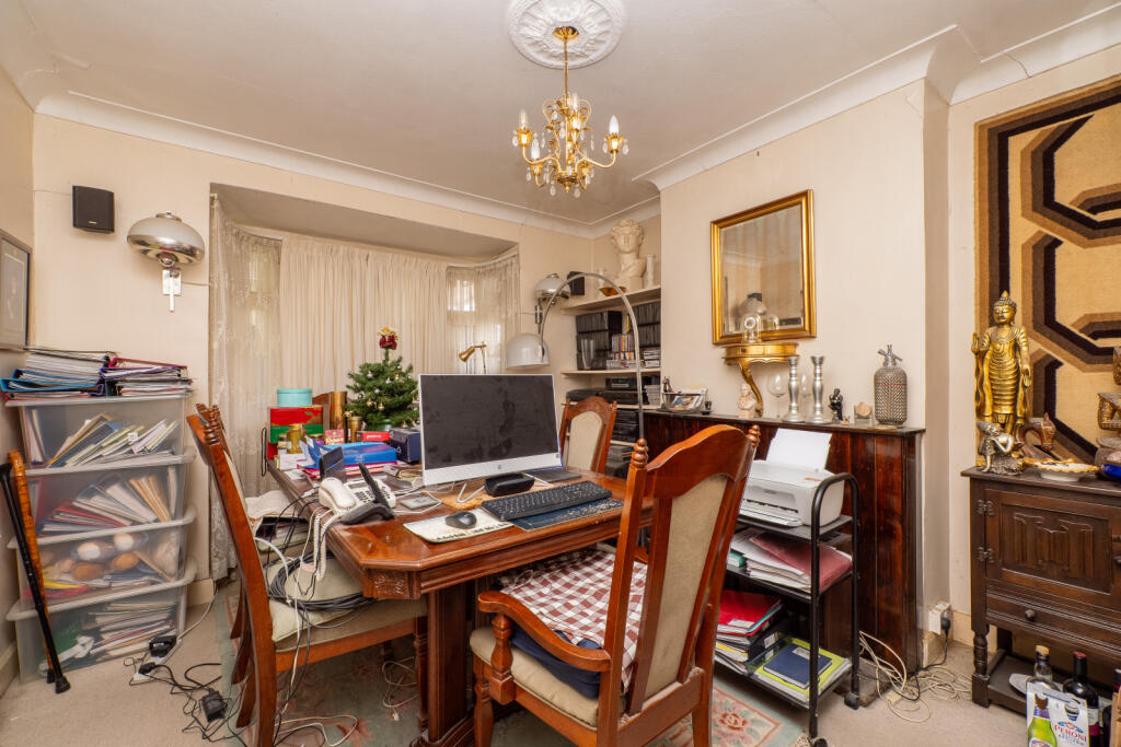House in Sutton - View 3
