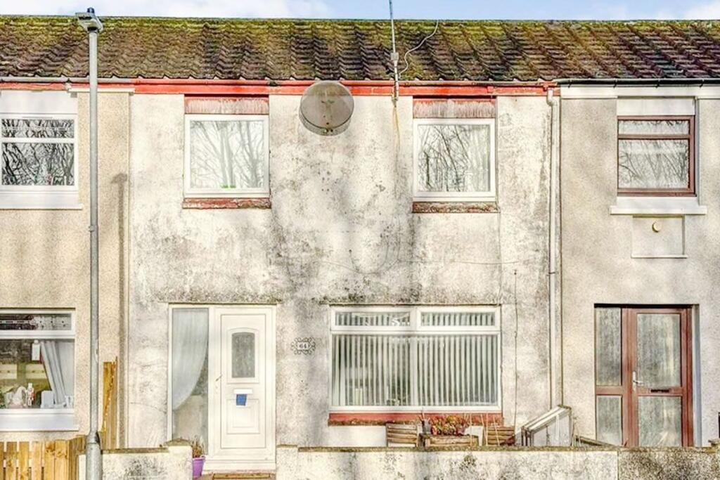 Main image of property:  64, Rannoch Place, Castlepark, Irvine, KA129NQ