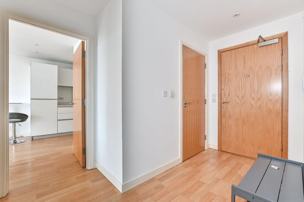 Apartment in London - More