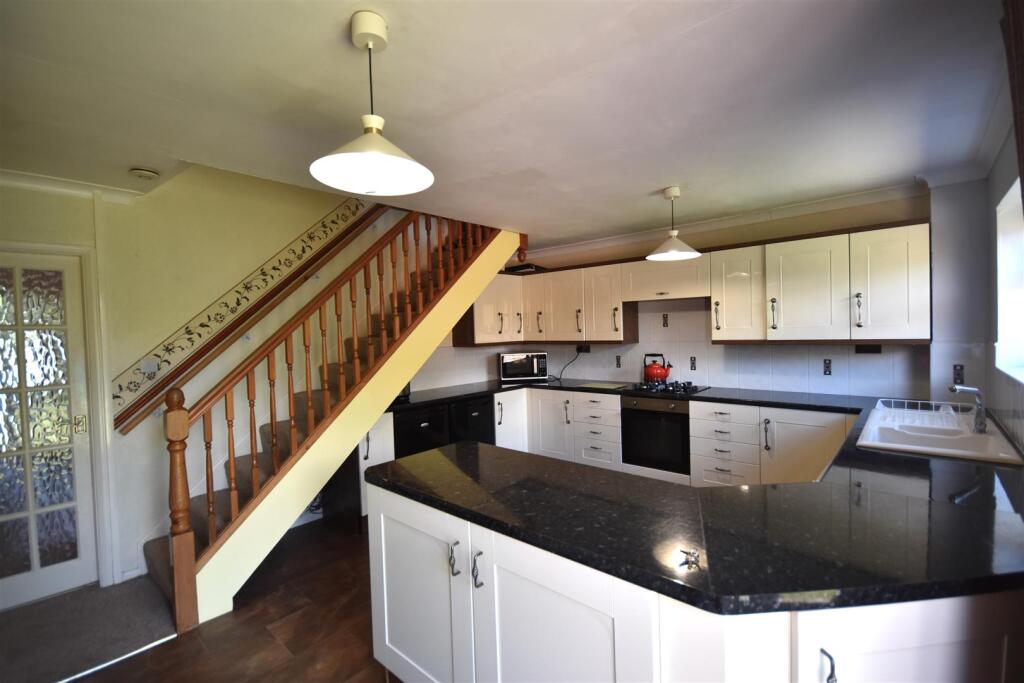 Willow Drive, Hook, Goole photo 4