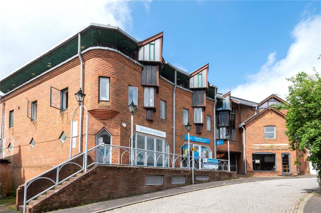 1-bed flat on Cross & Pillory House, Cross & Pillory Lane, Alton, Hampshire, GU34, £195,000