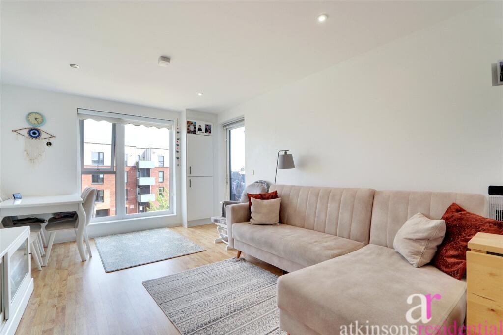 Apartment in London, Carterhatch, Southbury - View 2