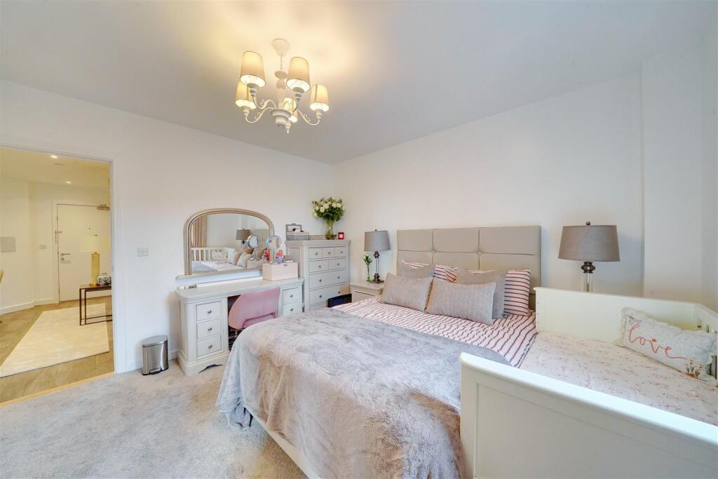 Apartment in London - View 5