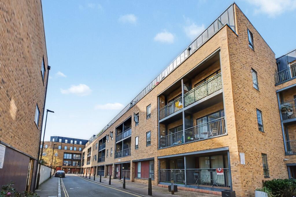Main image of property: Mildmay Avenue, London, N1