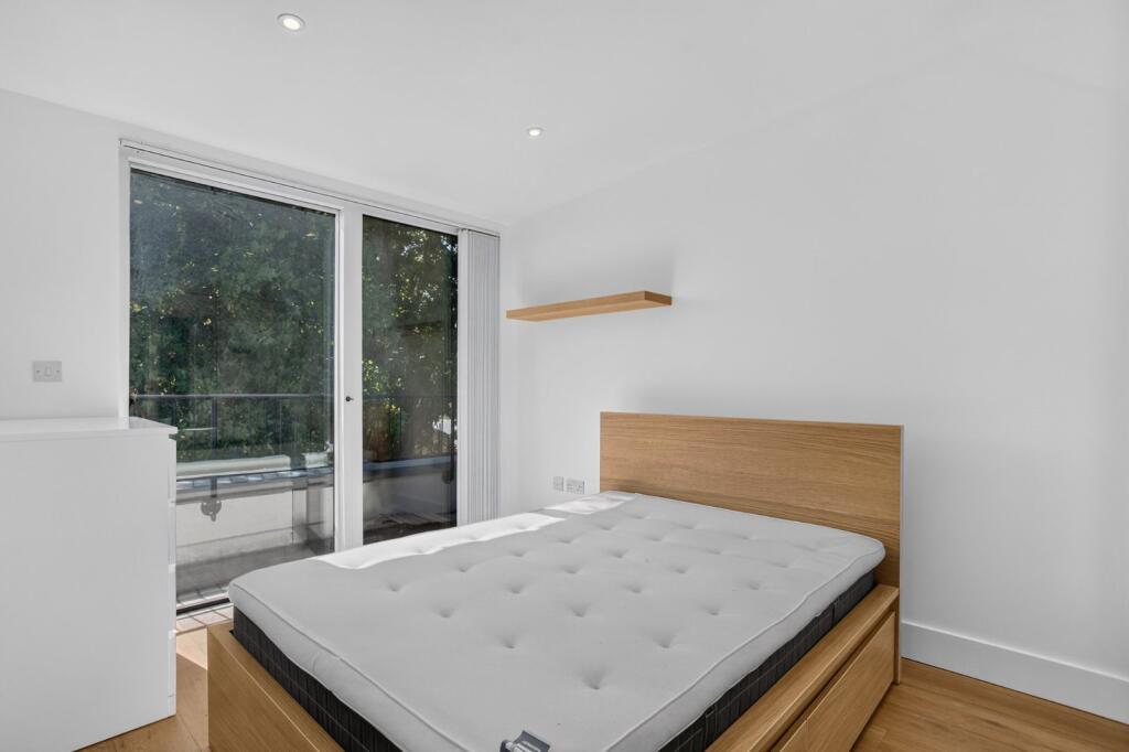 Apartment in London, Lancaster West Estate, Notting Hill - View 5