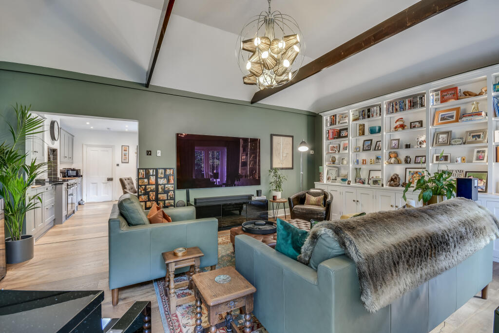 House in Chelmsford, Great Baddow - View 3