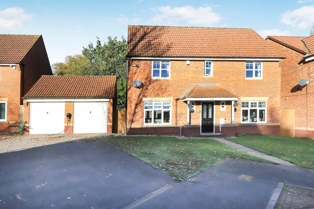4-bed detached on Yale Road, Willenhall, £450,000