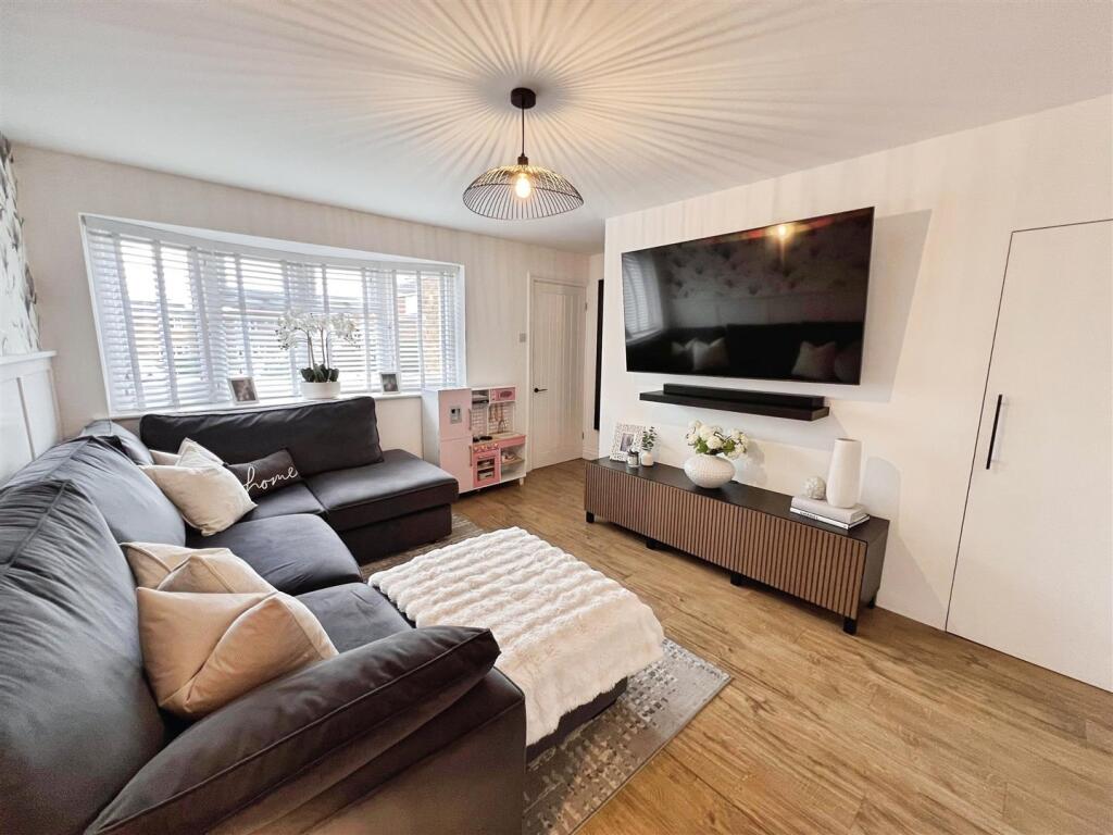 Peregrine Road, Broughton Astley, Leicester photo 2