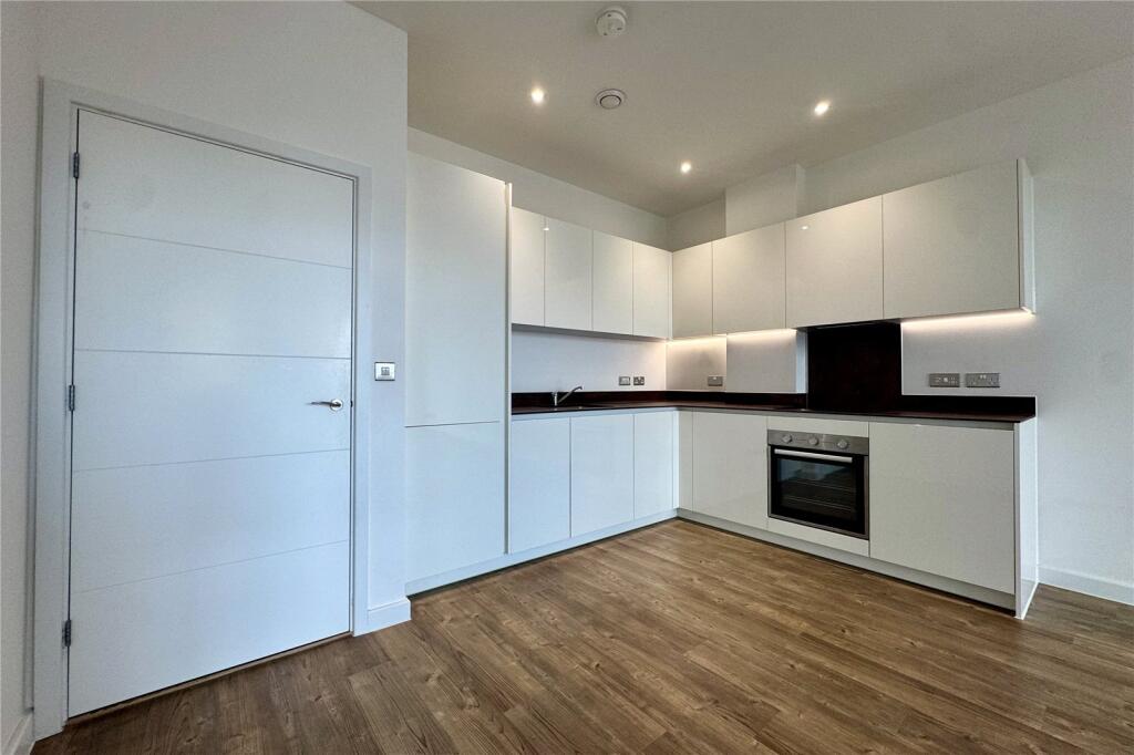 Apartment in Chelmsford - View 5
