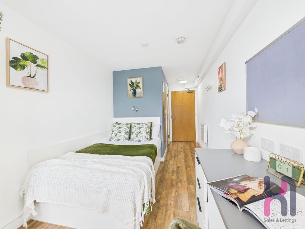 Apartment in Liverpool - View 4