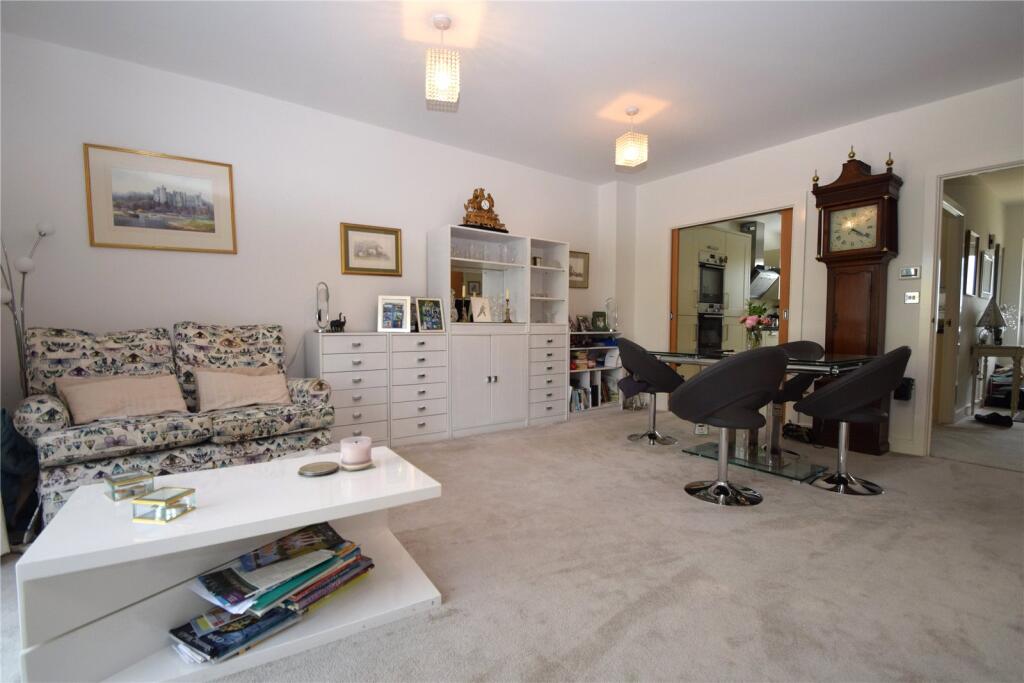 House in Hart, Darby Green, Yateley - View 3